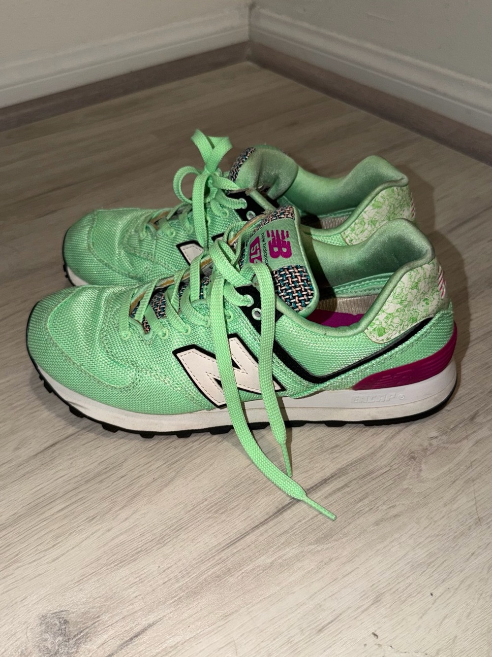 New Balance W Neon green and white shoes